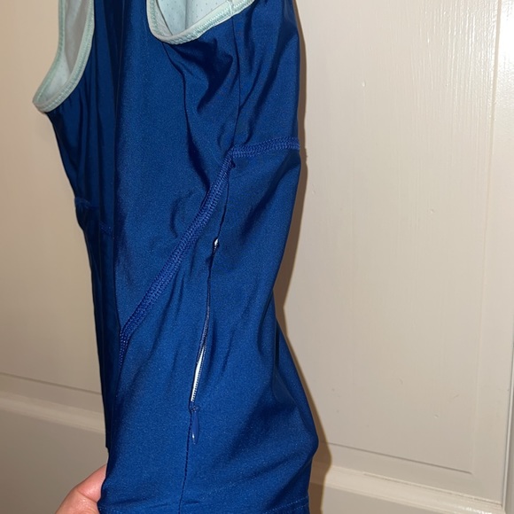 Under Armour Tennis Racerback Tank size Medium - Picture 3 of 6